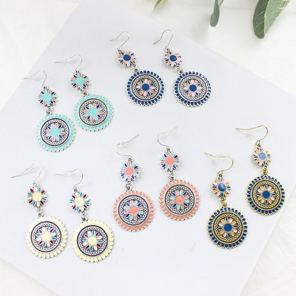 5/$25 White & Blue Flower Sun Dangle Earrings - Picture 4 of 9